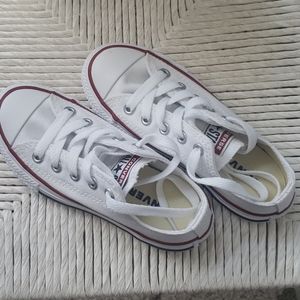 BRAND NEW Converse sneakers!